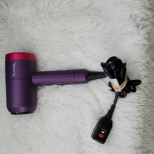 Glister blow dryer